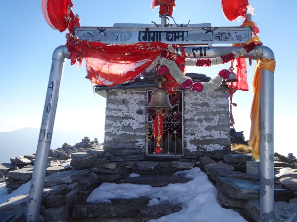 temple at top of Chandrashila mountain